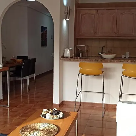 Lovley One Bed With Garden And Swimming Pool