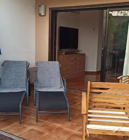 Lovley One Bed With Garden And Swimming Pool Appartement