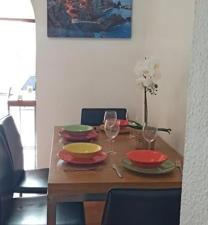 Appartement Lovley One Bed With Garden And Swimming Pool *