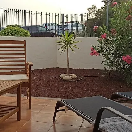 Lovley One Bed With Garden And Swimming Pool Appartement *